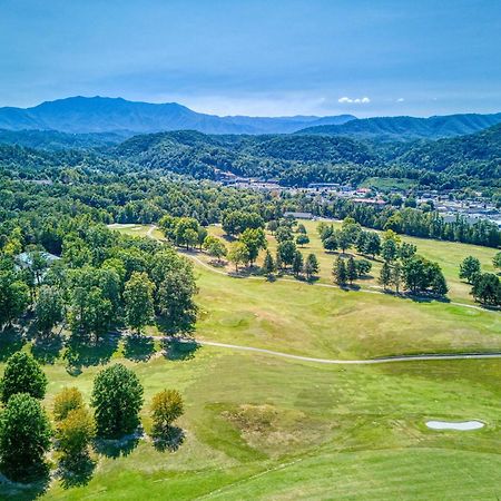 A Stones Throw, You Get 1089 Free Attraction Tickets Per Paid Day, Dollywood And Much More! Пиджен-Фордж Экстерьер фото